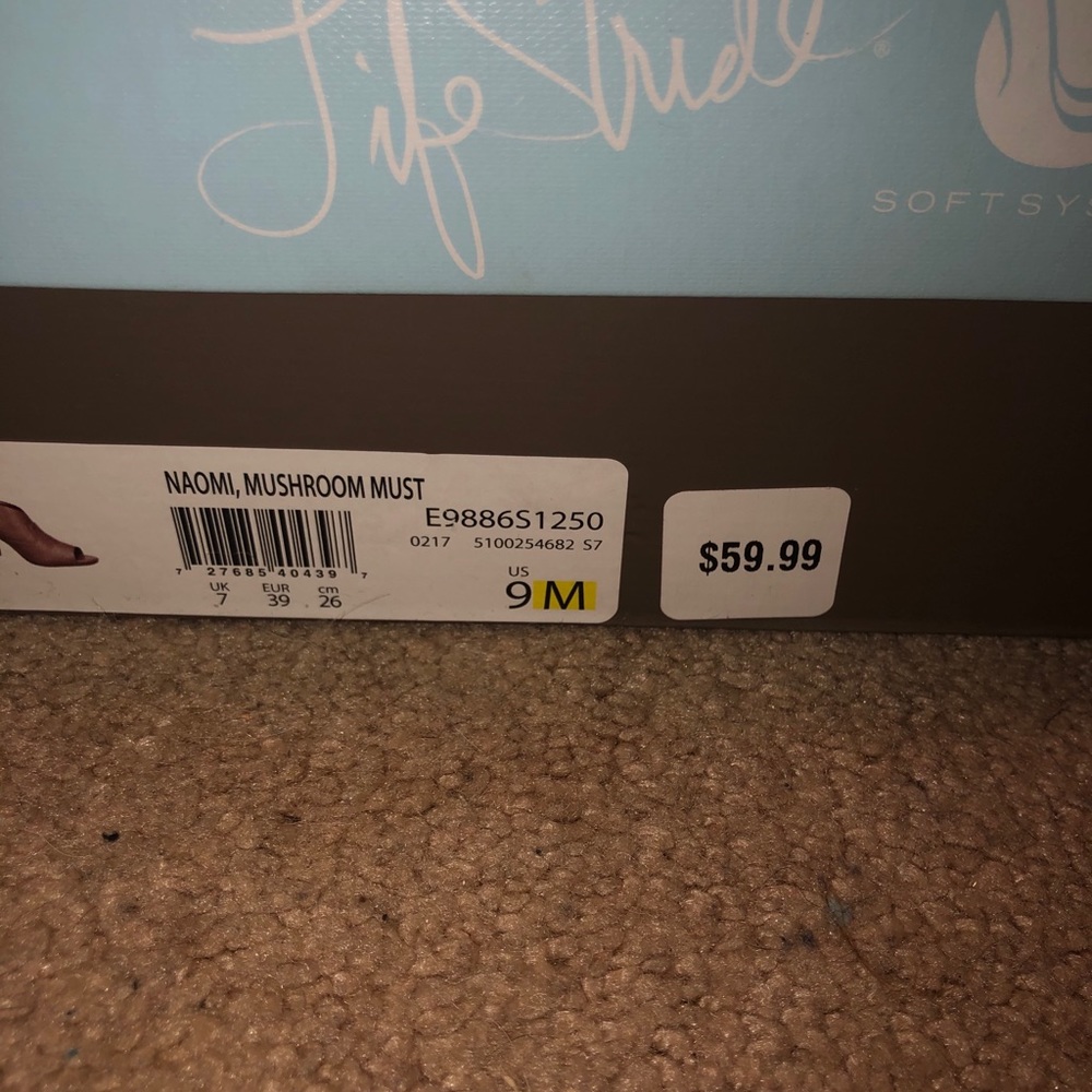 Heels - Picture 2 of 3